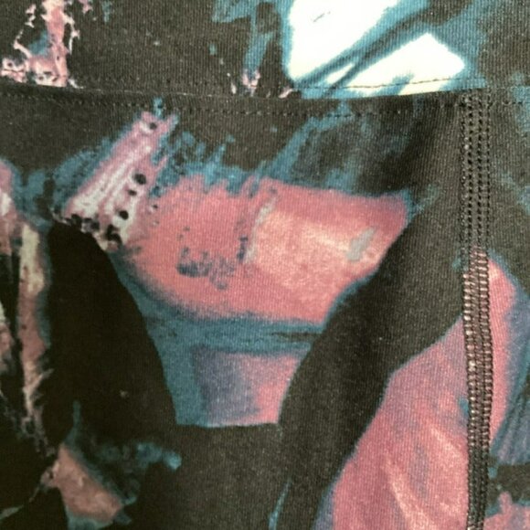 Calvin Klein Capri Leggings Black with Floral Design Women's Sz Medium Exercise - Picture 4 of 4